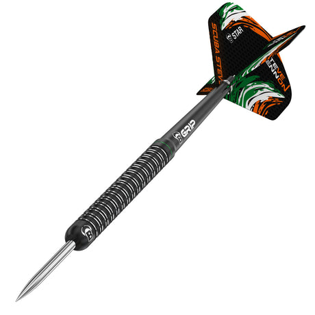 Bull's Steve Lennon dart showing the constant full-length grip