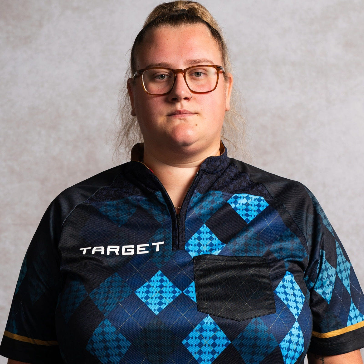 Target Beau Greaves 2027 darts shirt, view 4